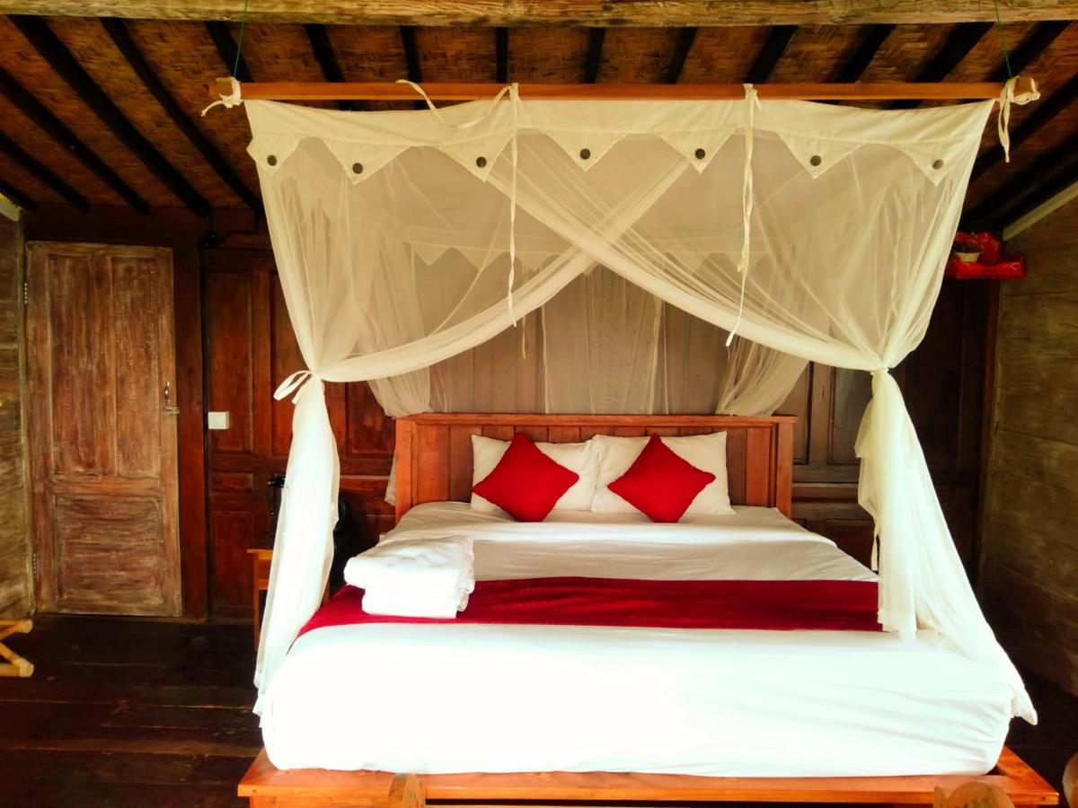 D'Ume Bendoel Homestay ジャティルウィ エクステリア 写真